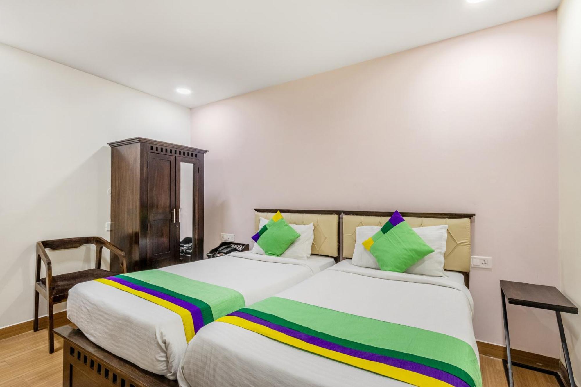 فندق Treebo Purple Square حيدر أباد المظهر الخارجي الصورة