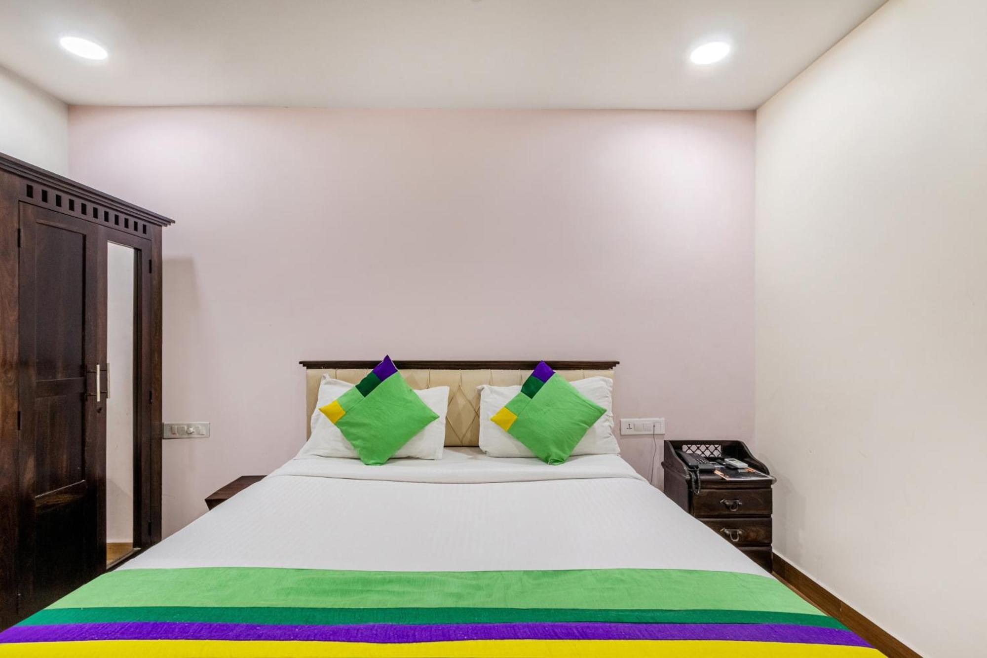 فندق Treebo Purple Square حيدر أباد المظهر الخارجي الصورة